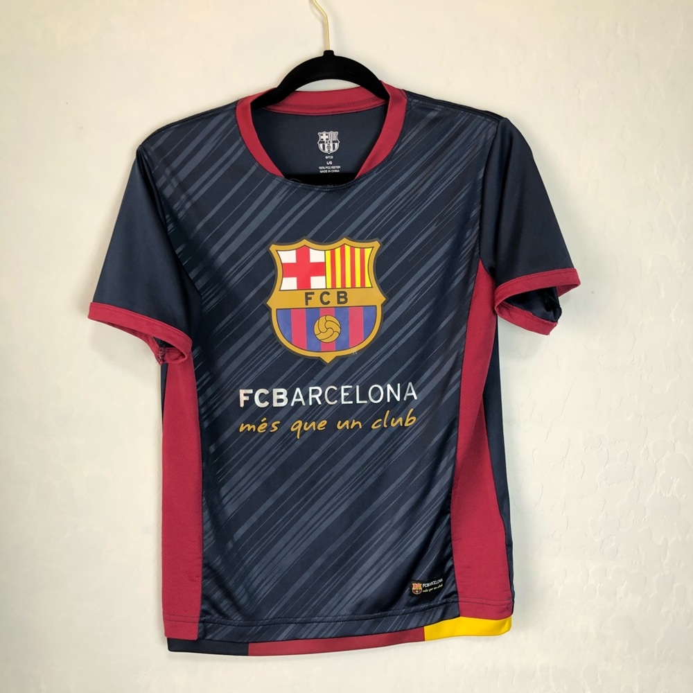 FCB Barcelona Boy’s Graphic Shirt Size large